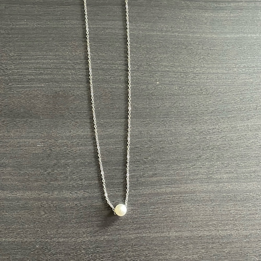 Floating Pearl Necklace